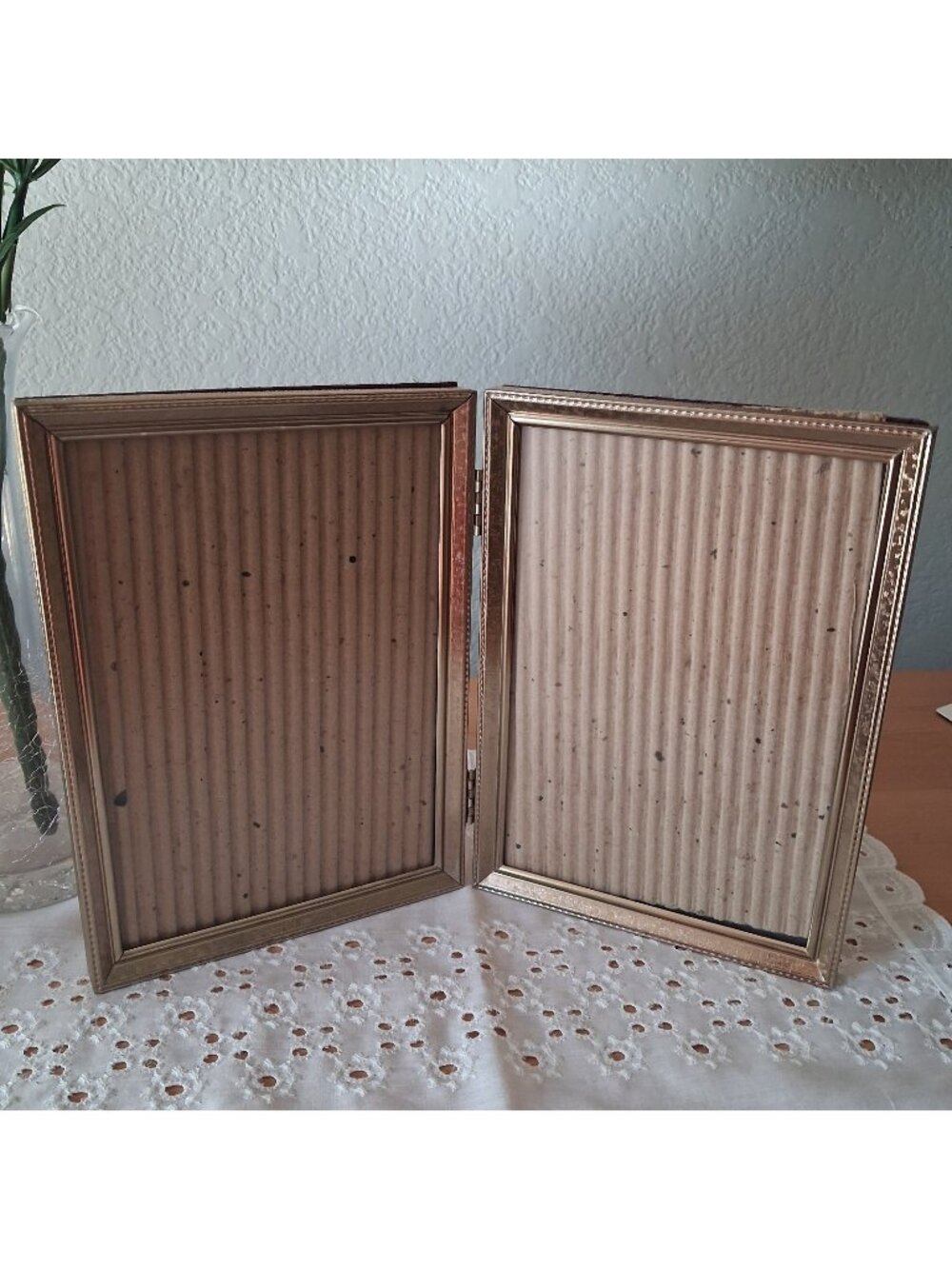 Vintage Brass Metal Gold Tone Bifold Hinged Double Picture Frame 5x7